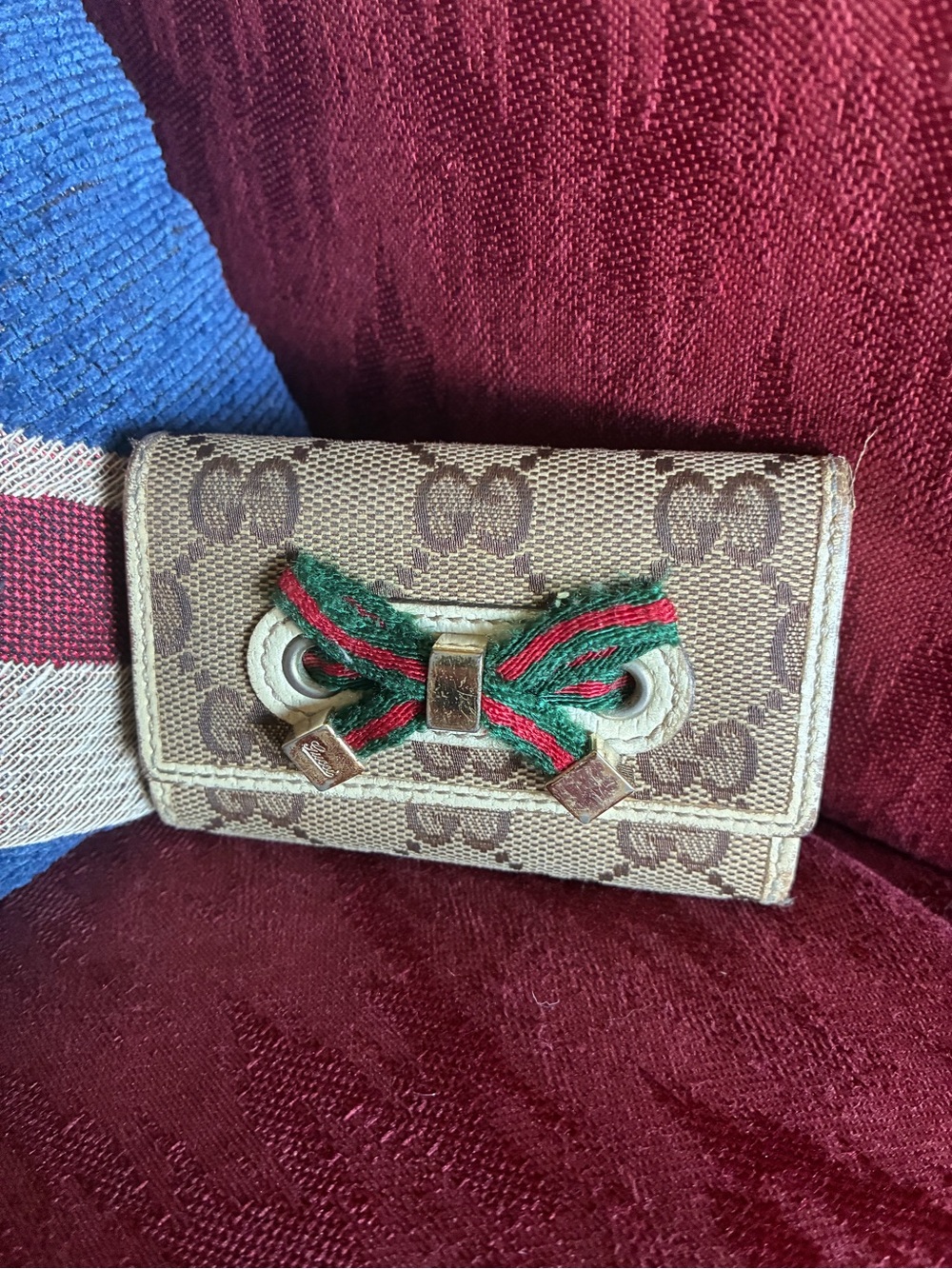 Gucci GG Brown Monogram Canvas Card Holder with Green and Red Sherry Line Bow 🔥